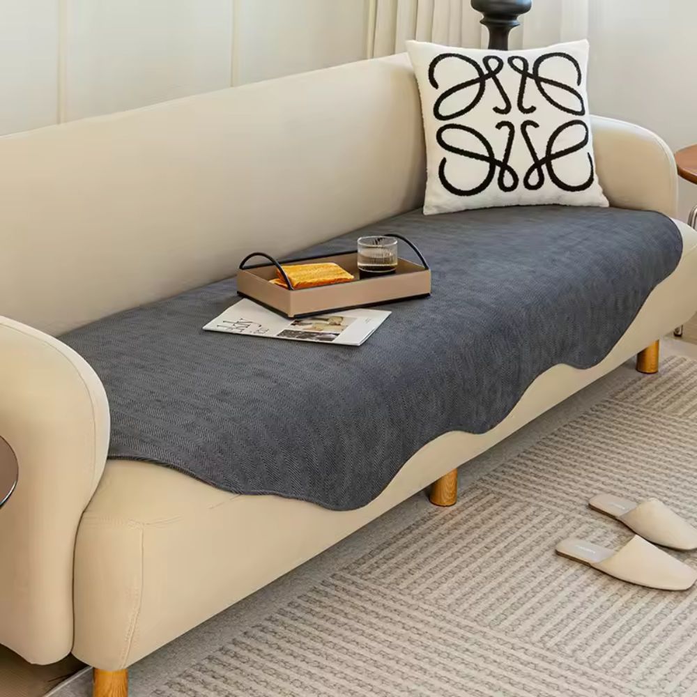 Comfort Shield: Sofa Cover with Solid Color Pattern and Soft Padding – for Living Room and Seating Furniture