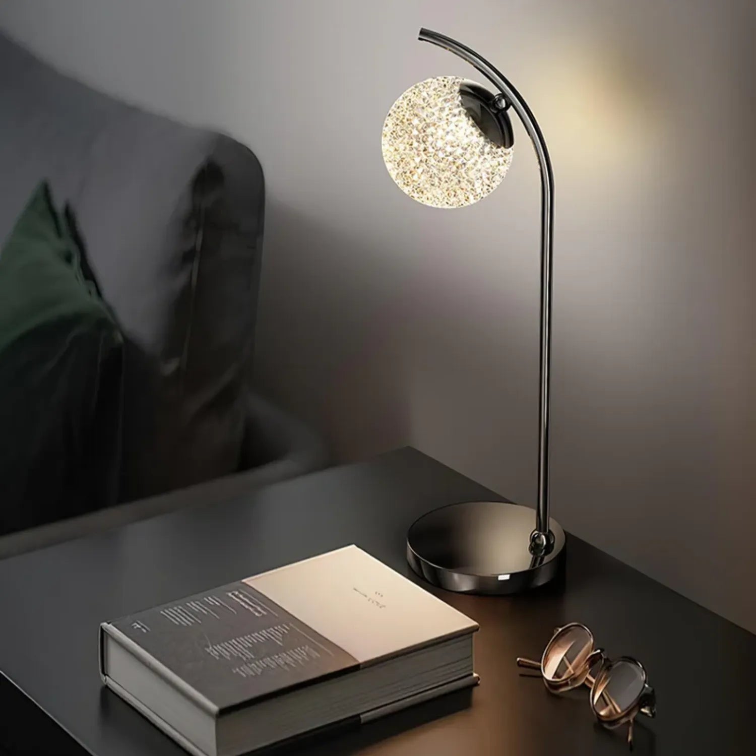 Isavelle – Crystal Table Lamp with Sparkling Light Play