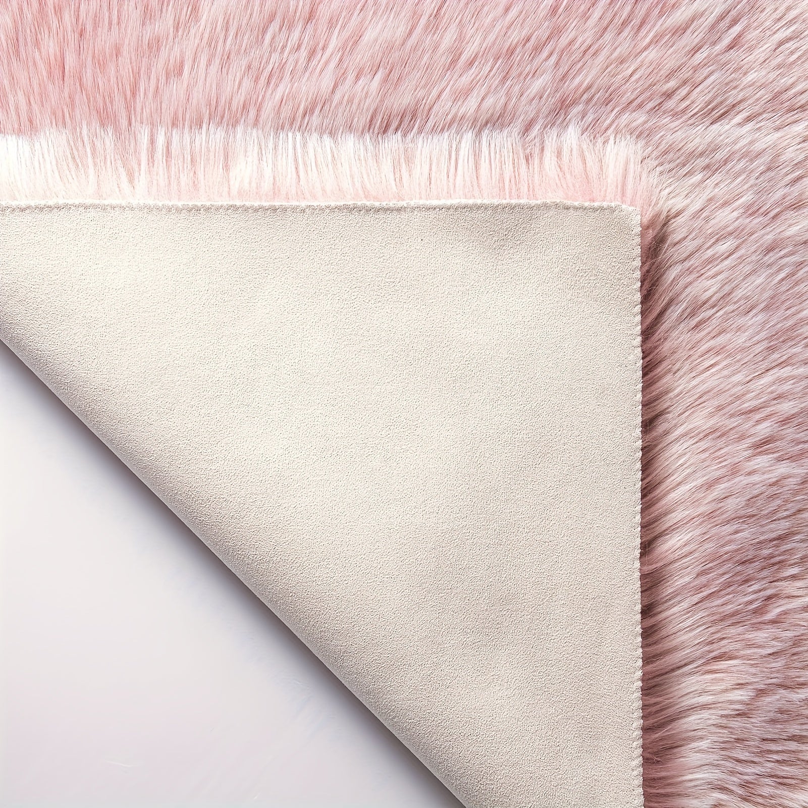 CuddleFur: Polygonal Rug Made of Faux Fur with Plush Surface – for Terrace & Picnic