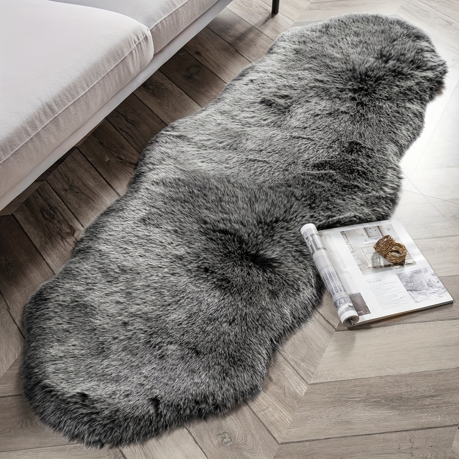 CuddleFur: Polygonal Rug Made of Faux Fur with Plush Surface – for Terrace & Picnic