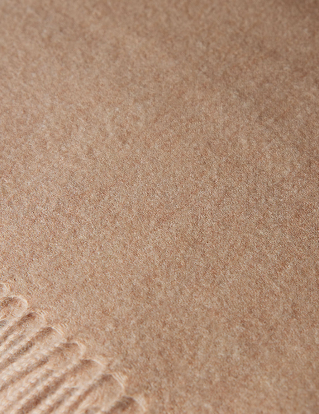 Luna Lambswool Throw | Soft, Hypoallergenic Natural Fiber