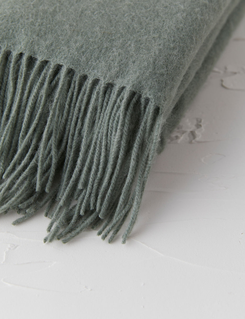 Luna Lambswool Throw | Soft, Hypoallergenic Natural Fiber