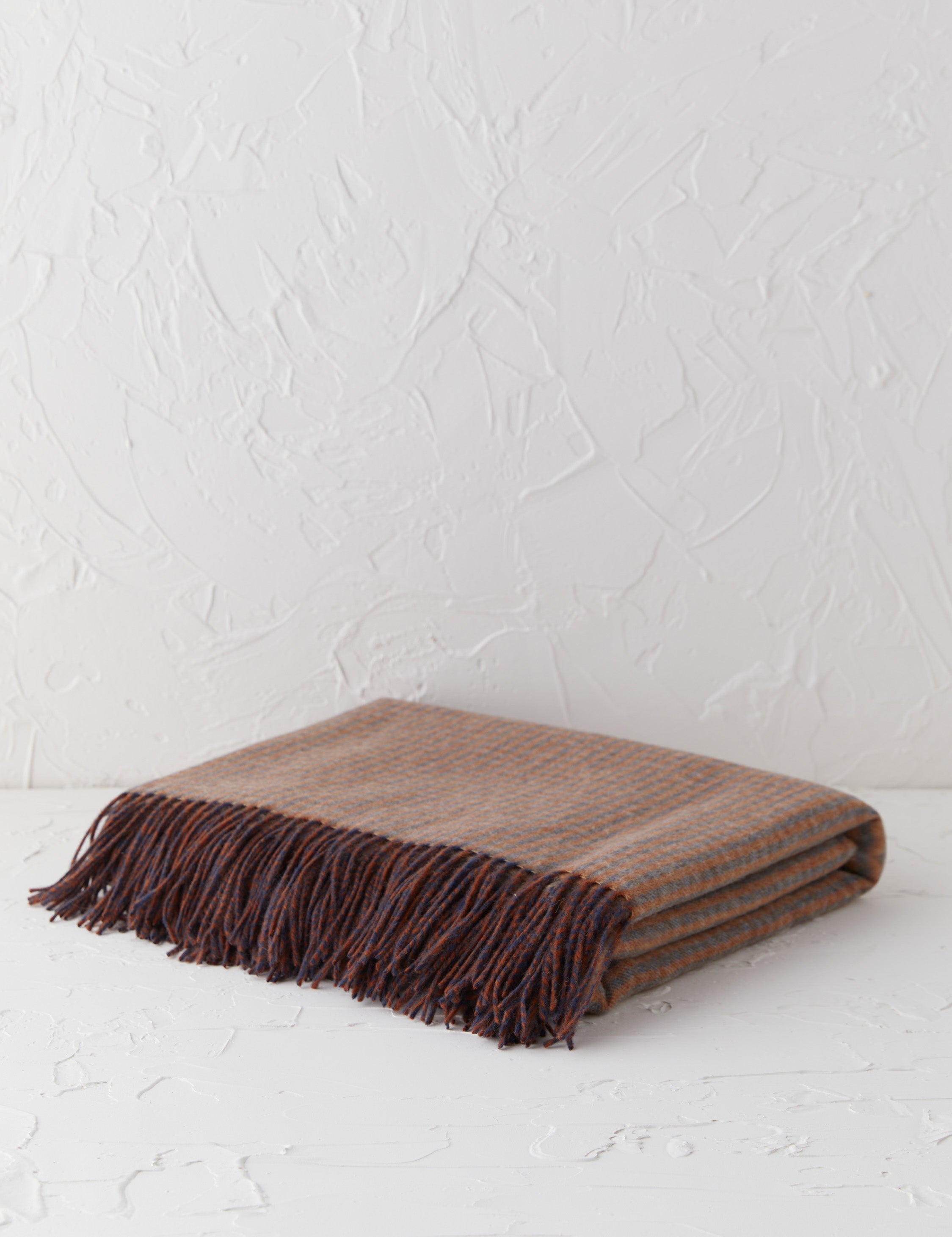 Bello Lambswool Throw | Hypoallergenic, Soft Natural Fiber