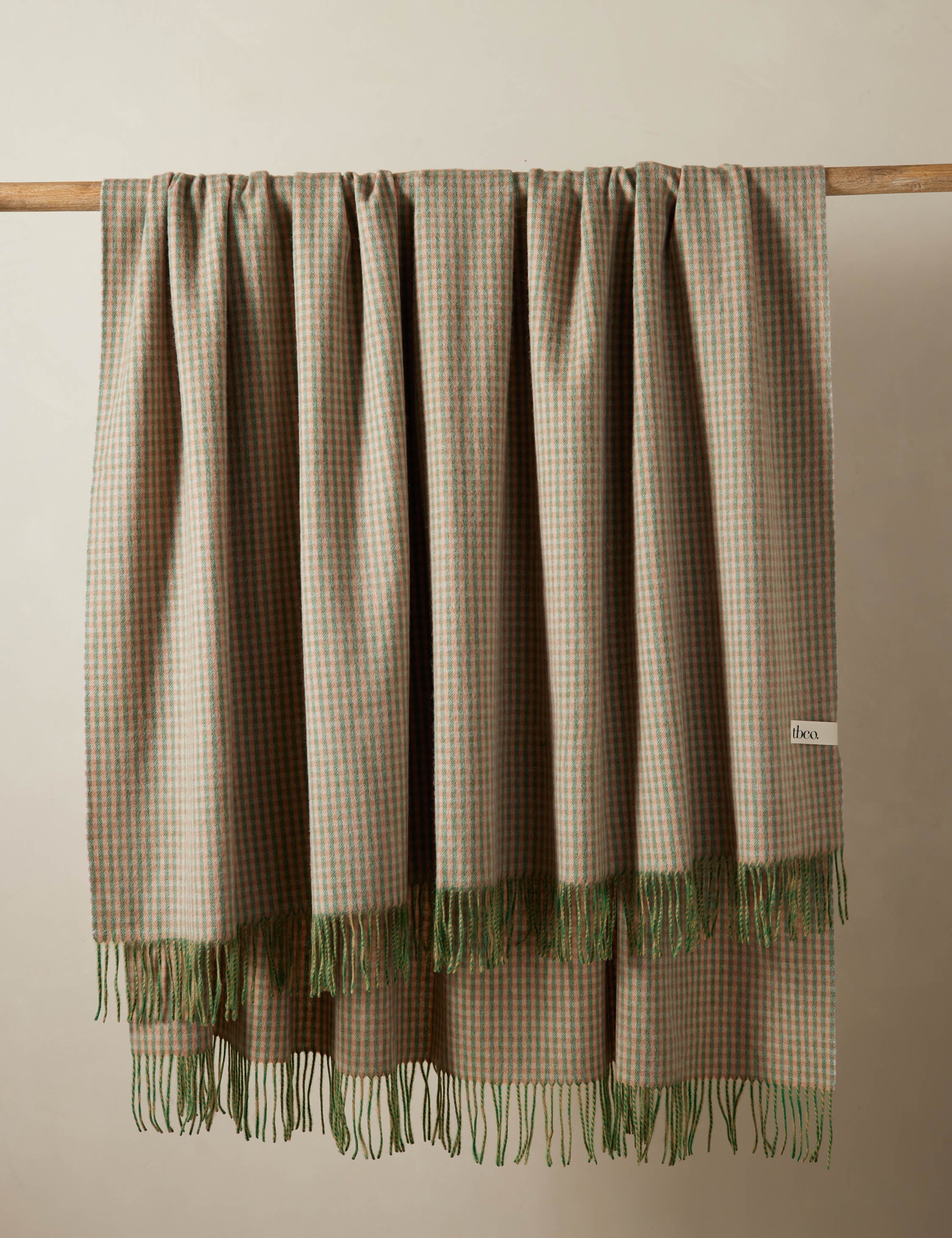 Bello Lambswool Throw | Hypoallergenic, Soft Natural Fiber