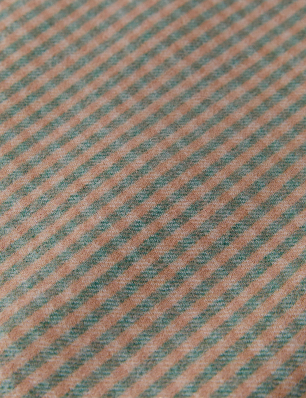 Luna Lambswool Throw | Soft, Hypoallergenic Natural Fiber