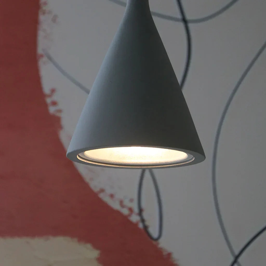 LavalIndustrie: Concrete Pendant Light in Modern Industrial Design with Metal Accents – for Dining Room & Living Space