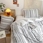LineaWeich: Modern Duvet Cover Set – Soft, Breathable & Decorative with Stripe Design and Tassels for Bedrooms