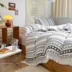 LineaWeich: Modern Duvet Cover Set – Soft, Breathable & Decorative with Stripe Design and Tassels for Bedrooms