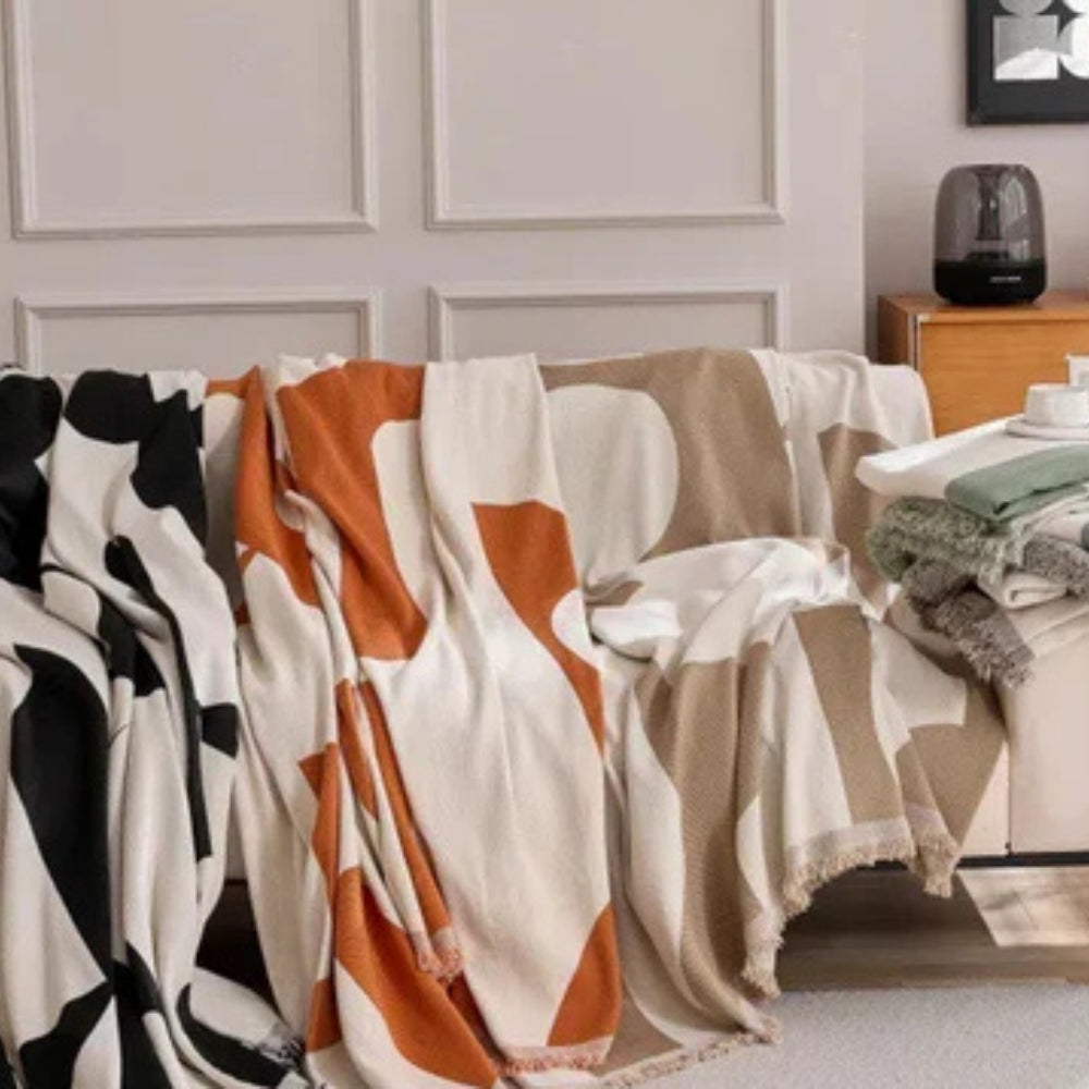 LioraWeave: Sofa Cover in Boho Jacquard Design Made from Luxurious Chenille with Fringe Accent – for Sofa & Living Room