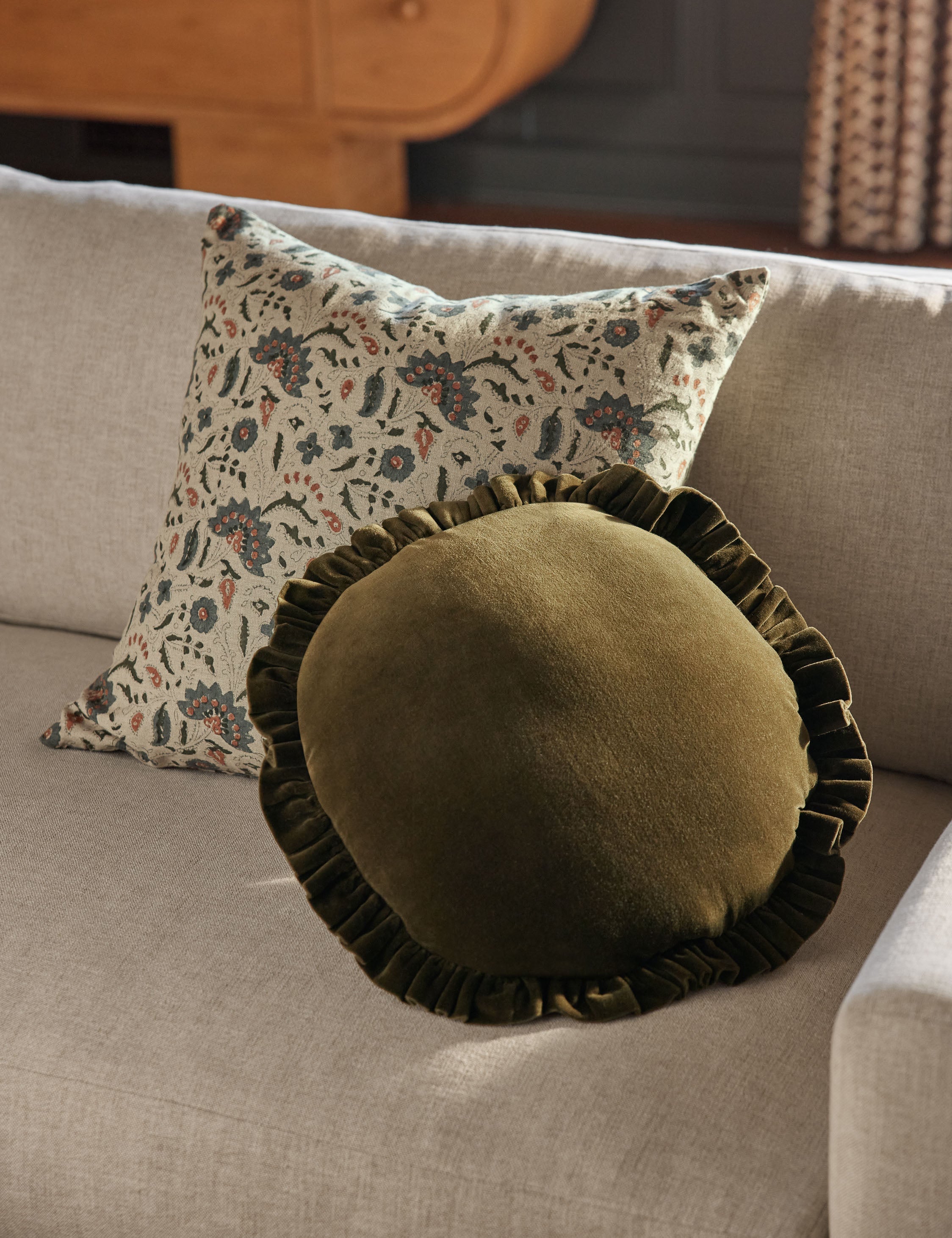 Maven Round Pillow | Velvet with Ruffled Flange