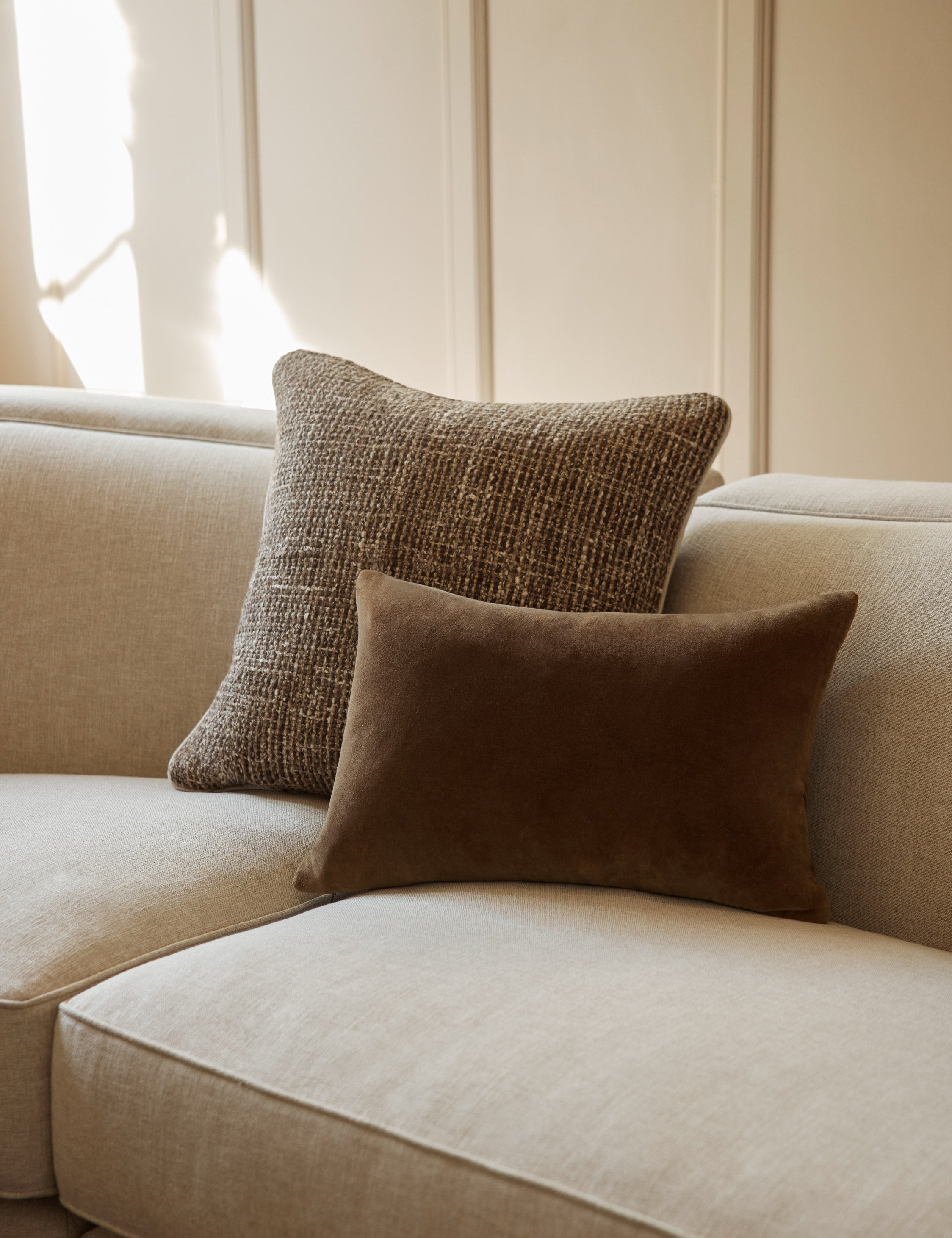Bela Velvet Pillow | Luxurious Texture, Elegant Finish