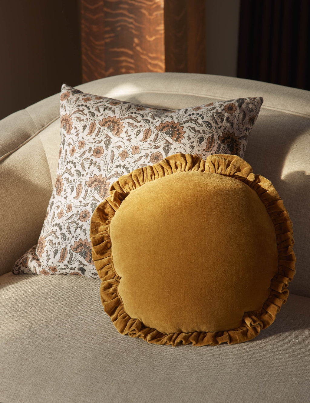 Maven Round Pillow | Velvet with Ruffled Flange