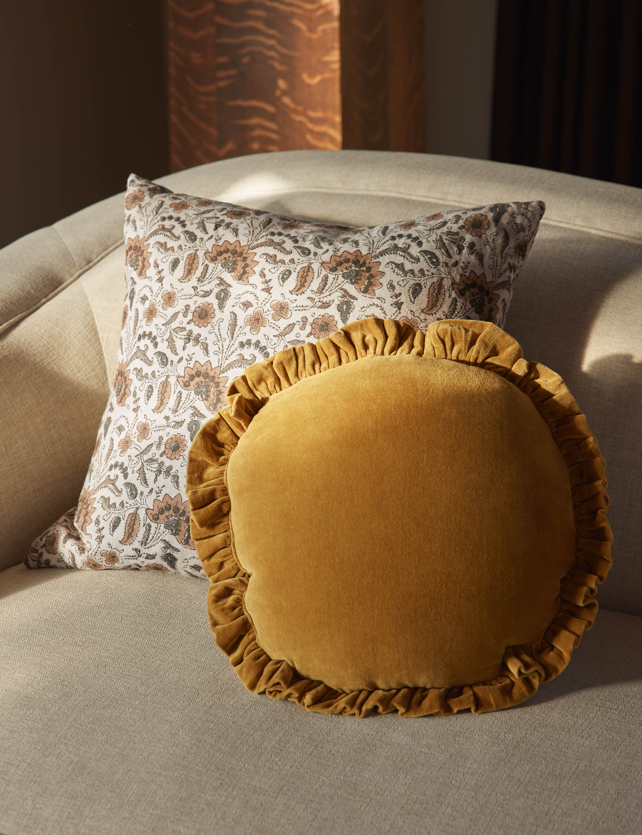 Maven Round Pillow | Velvet with Ruffled Flange