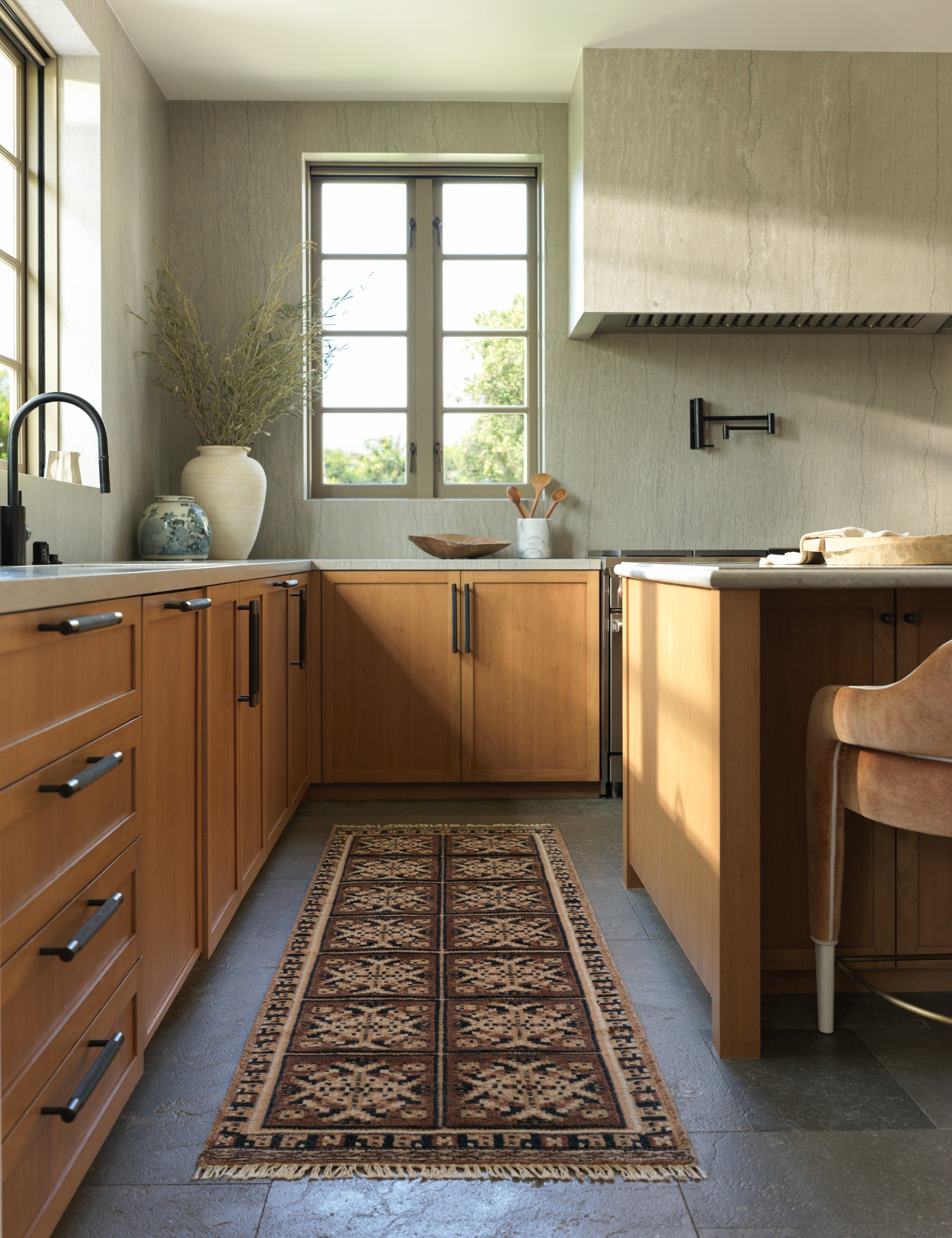 Ovidis Hand-Knotted Wool Rug | Heritage Motifs, Classic Fringe