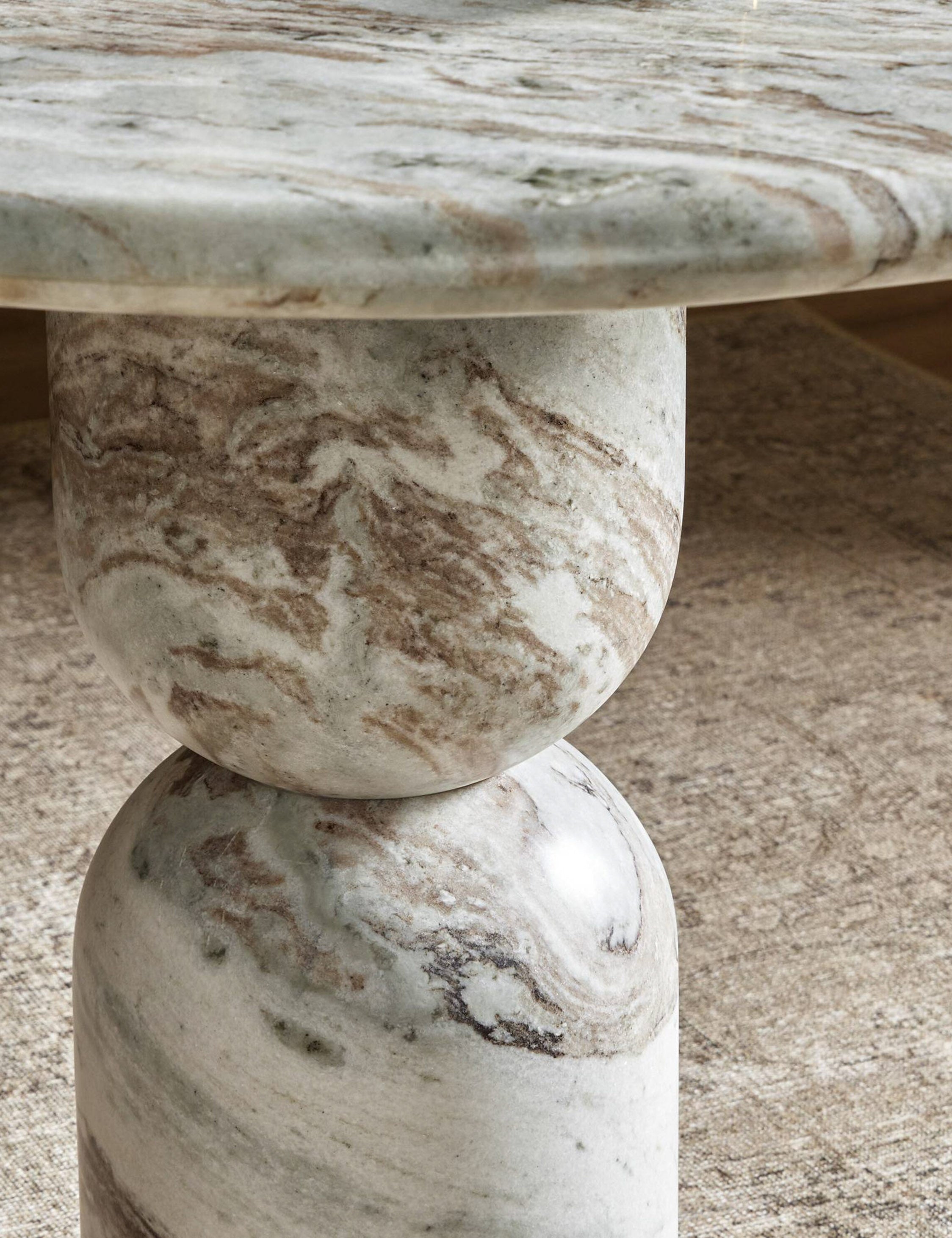 Fino Round Dining Table | Sculpted Pedestal, Elegant Curves