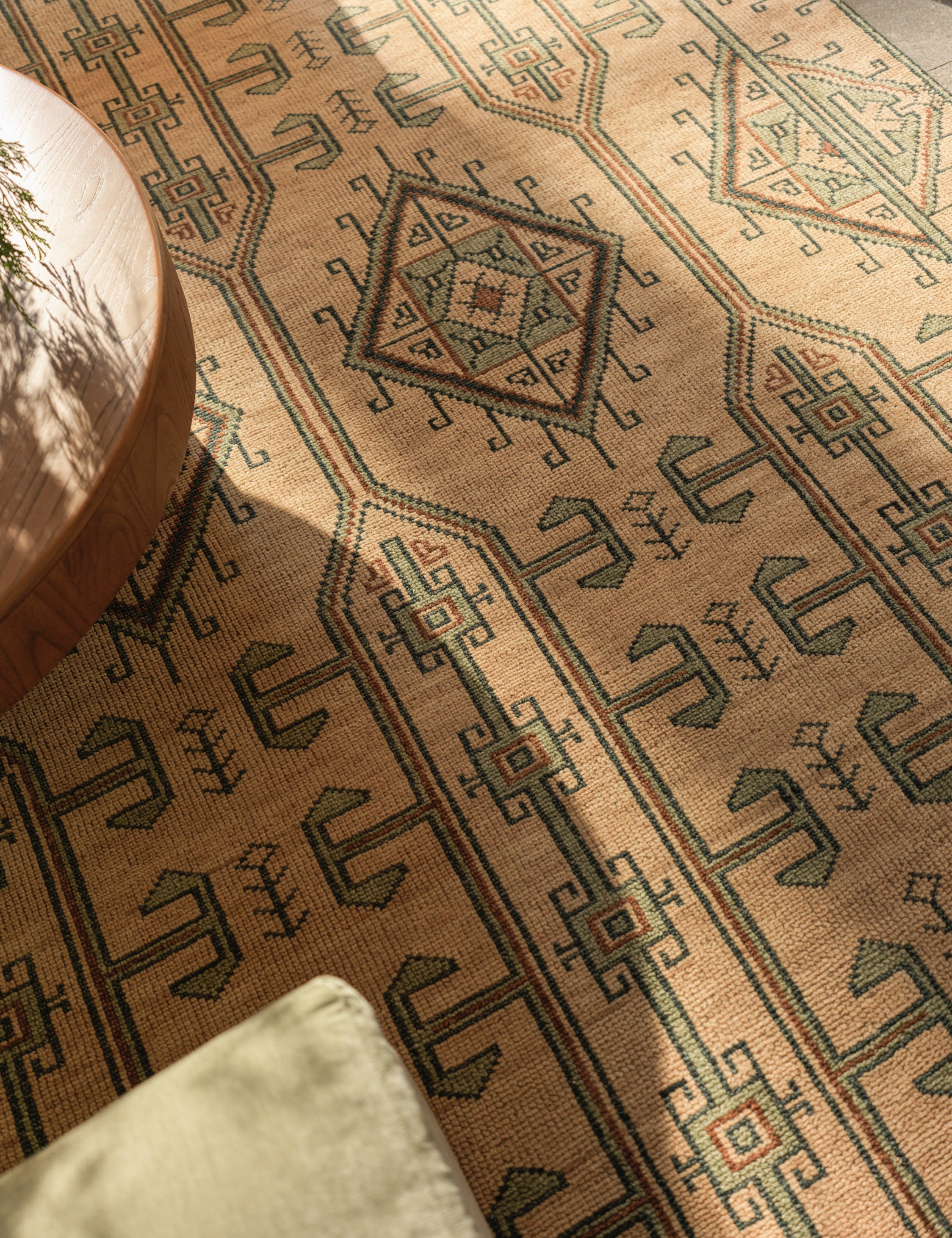Vento Hand-Knotted Wool Rug | Geometric Motifs, Traditional Border