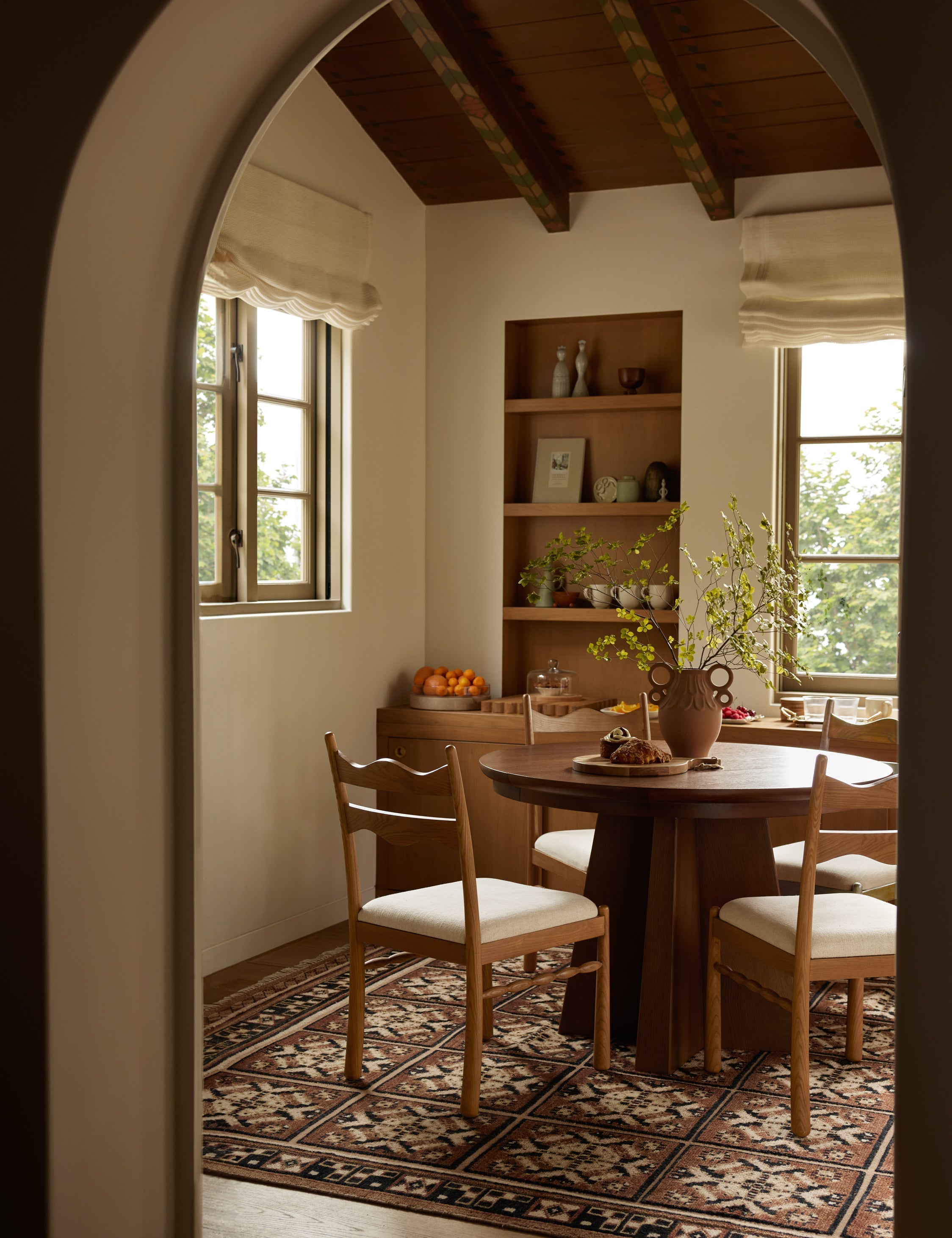 Nexa Extendable Dining Table | Oak, Modern Oval Design