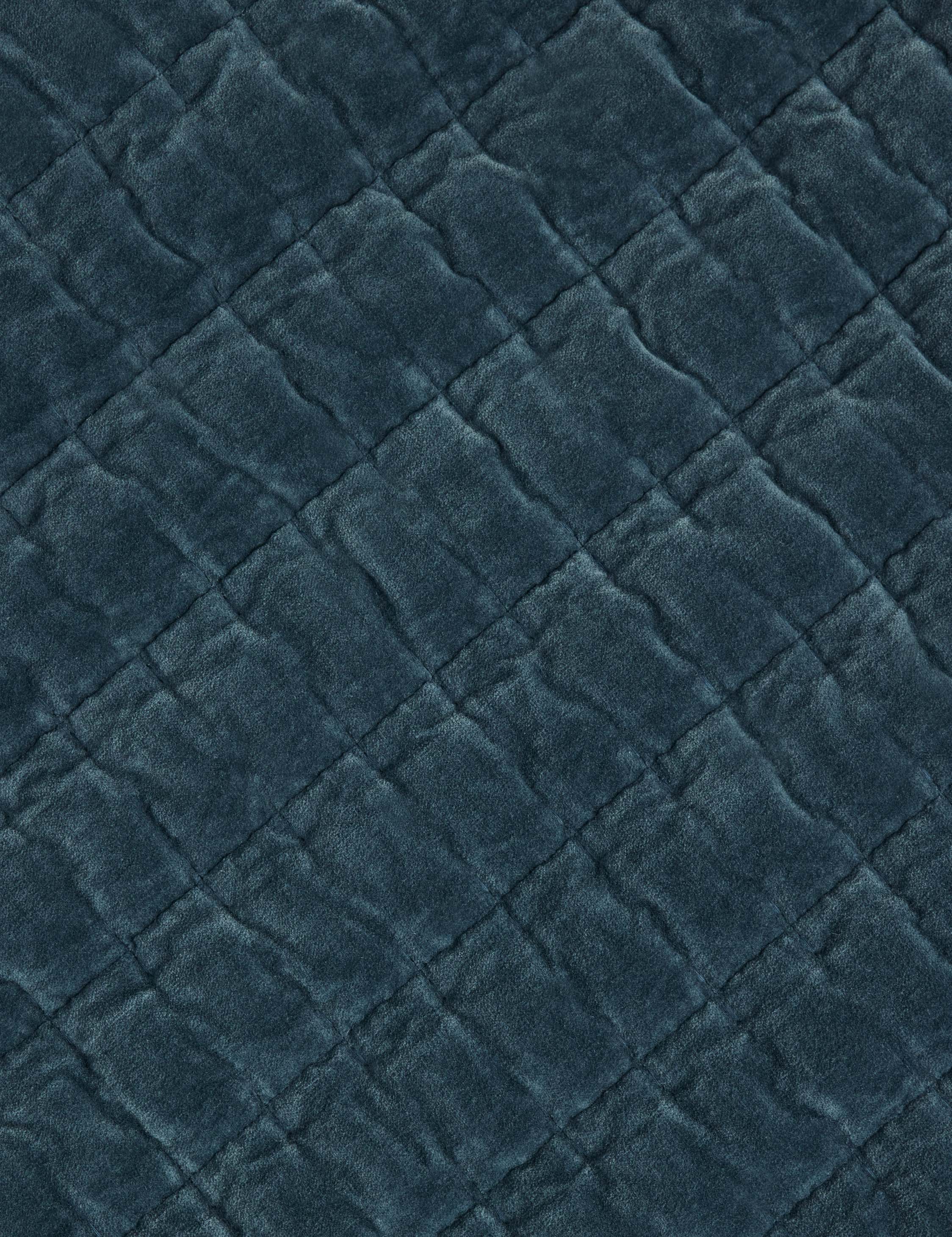 Aurelia Velvet Quilt | Luxurious Texture, Quilted Design