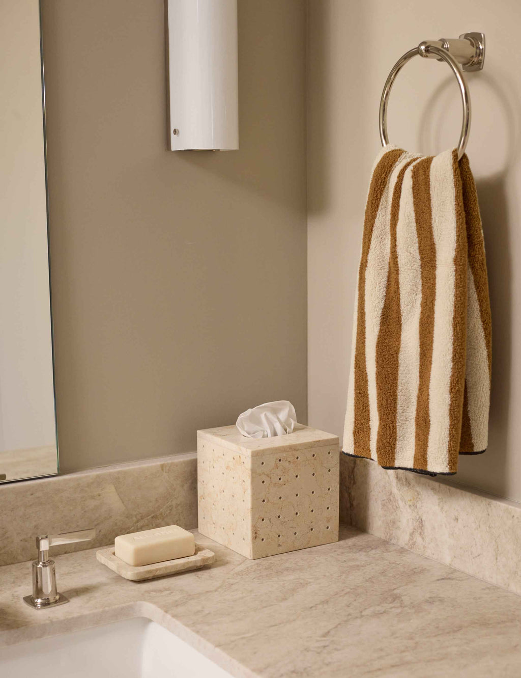Elysian Organic Cotton Towel | Soft, Quick-Drying Collection