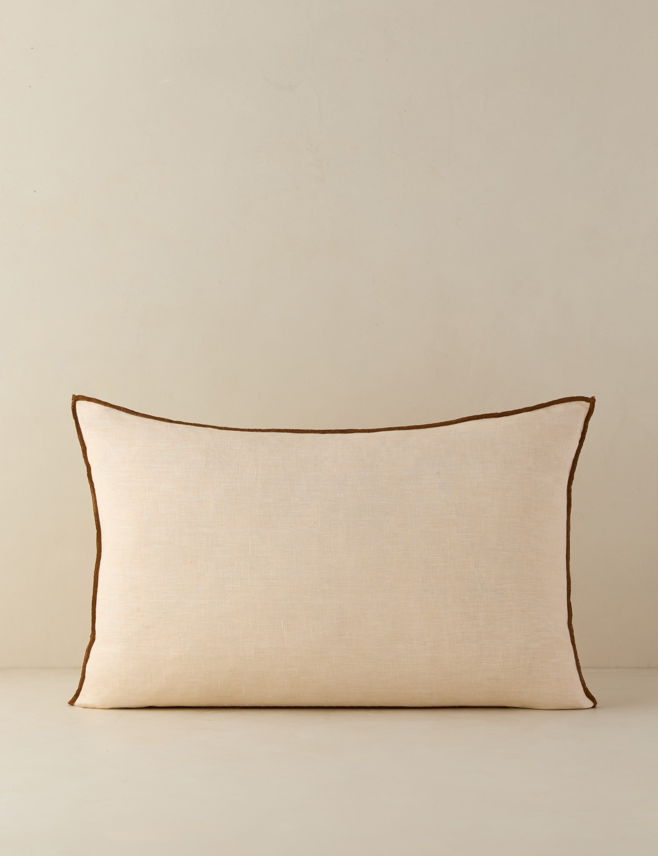 Carys Linen Pillow | Contrast Piping, Two-Tone Design