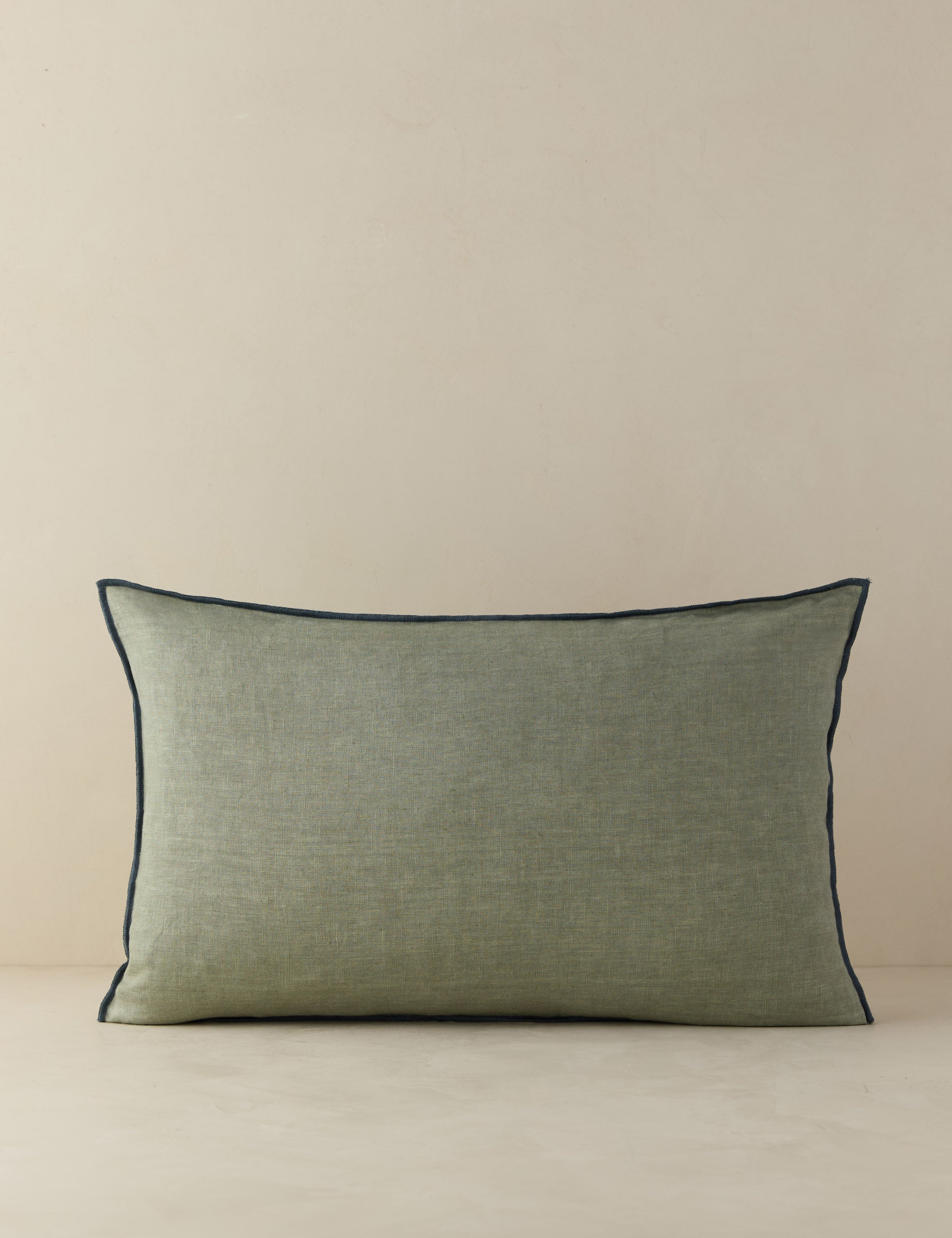 Carys Linen Pillow | Contrast Piping, Two-Tone Design