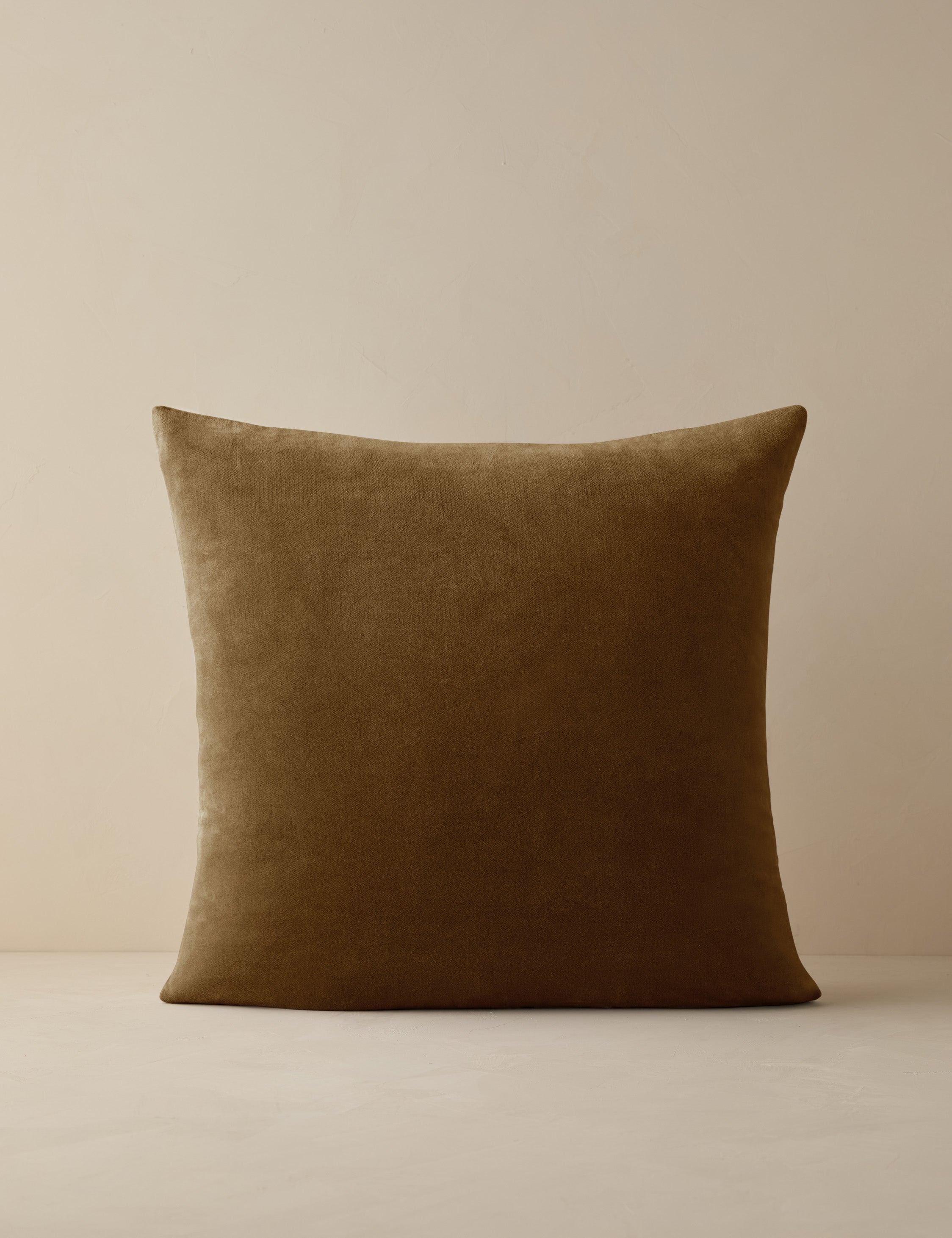 Bela Velvet Pillow | Luxurious Texture, Elegant Finish