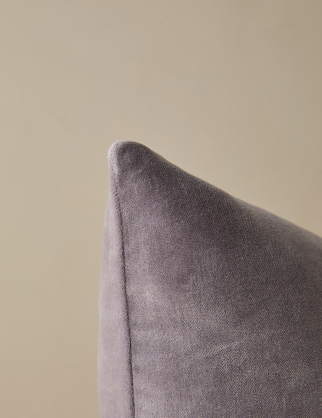 Bela Velvet Pillow | Luxurious Texture, Elegant Finish