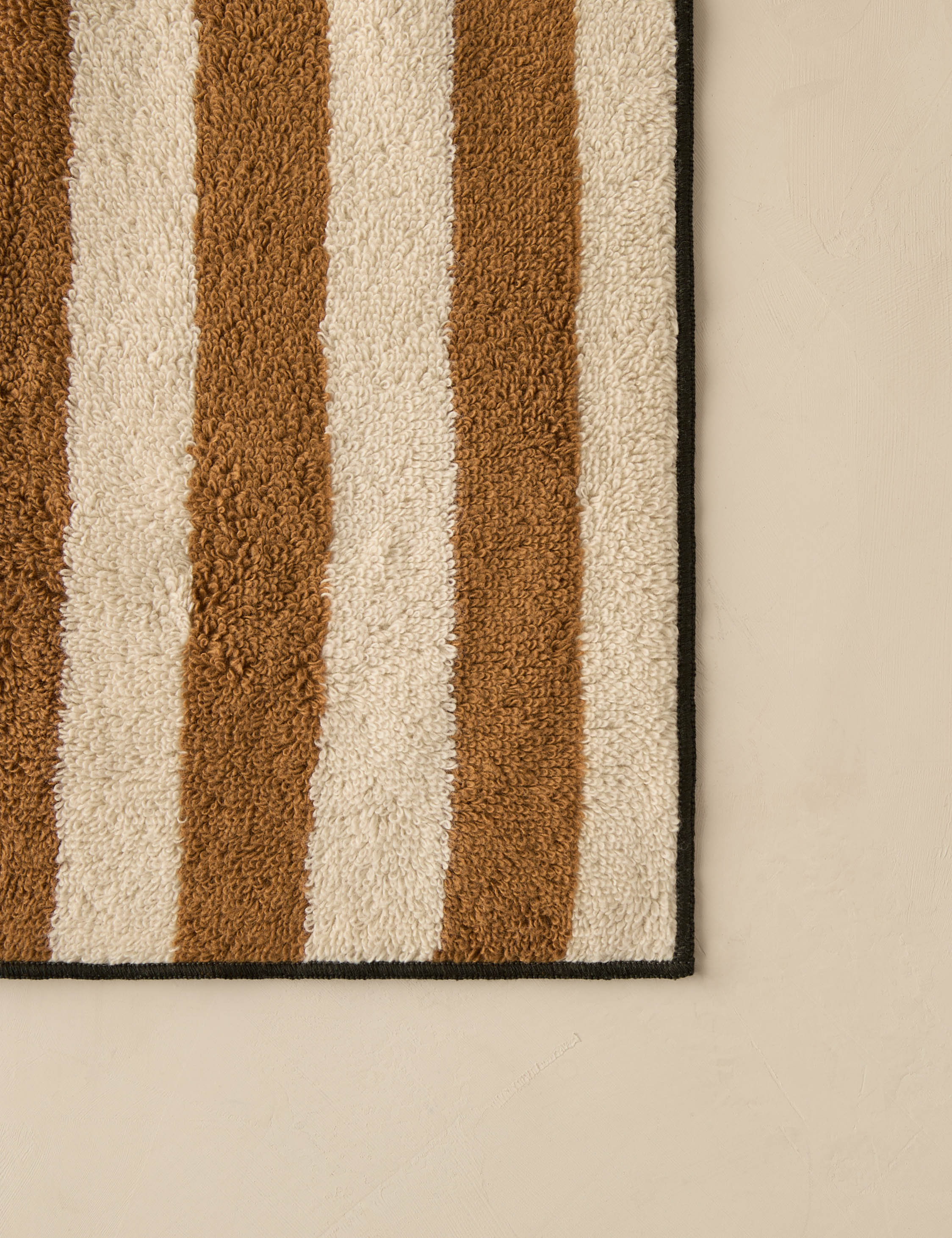 Enzo Organic Cotton Towels | Soft, Quick-Drying Fabric