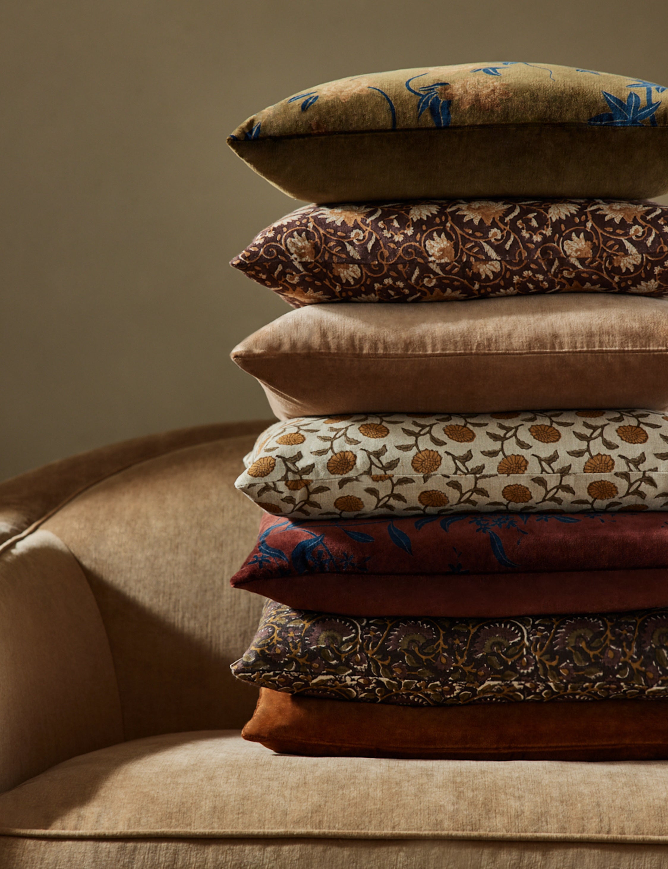 Sable Linen Pillow | Floral Pattern, Soft Down Fill