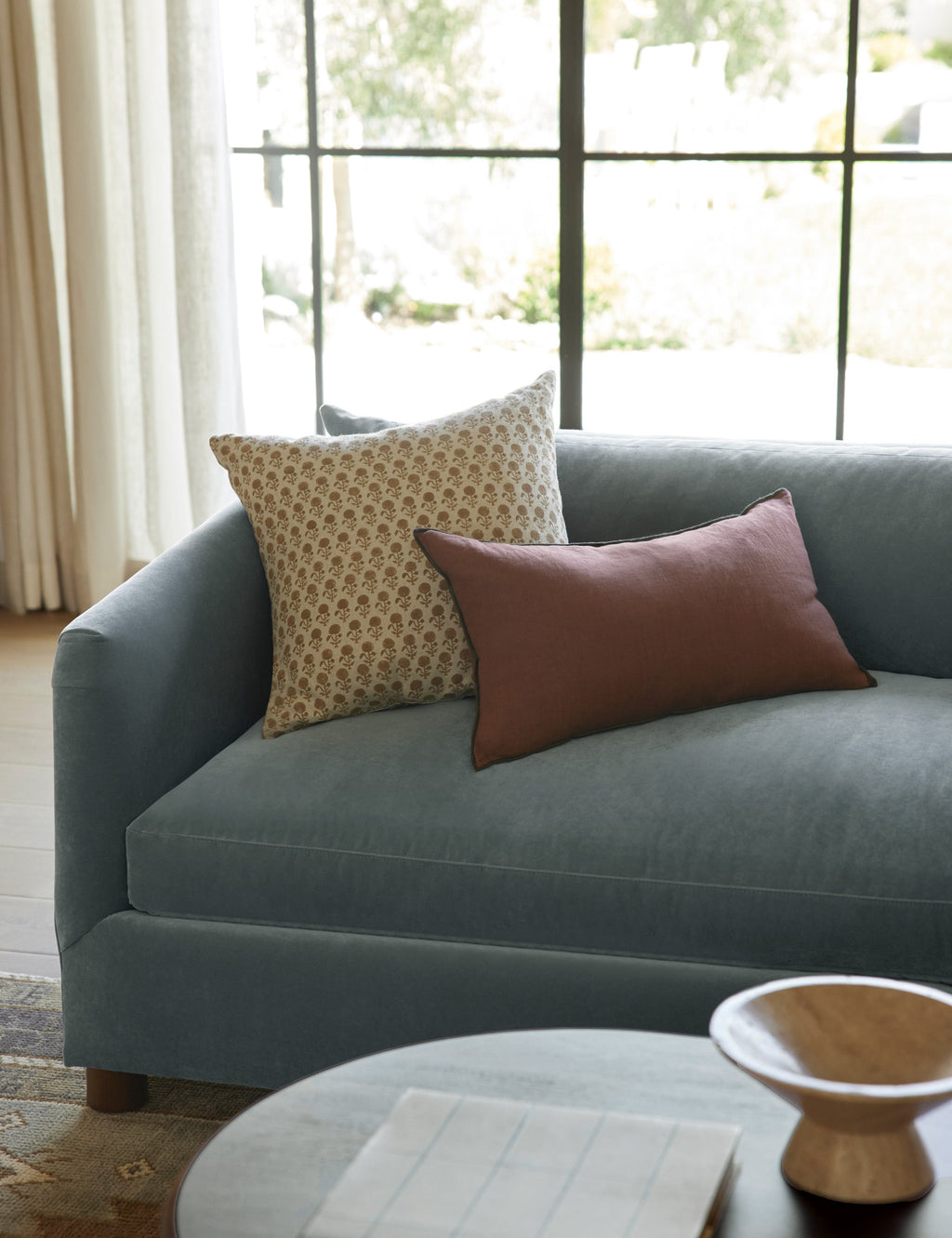 Carys Linen Pillow | Contrast Piping, Two-Tone Design