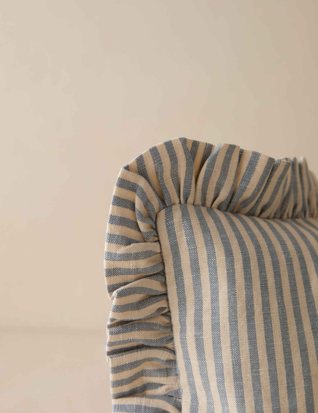 Isla Lumbar Pillow | Elongated Shape, Ruffled Flange