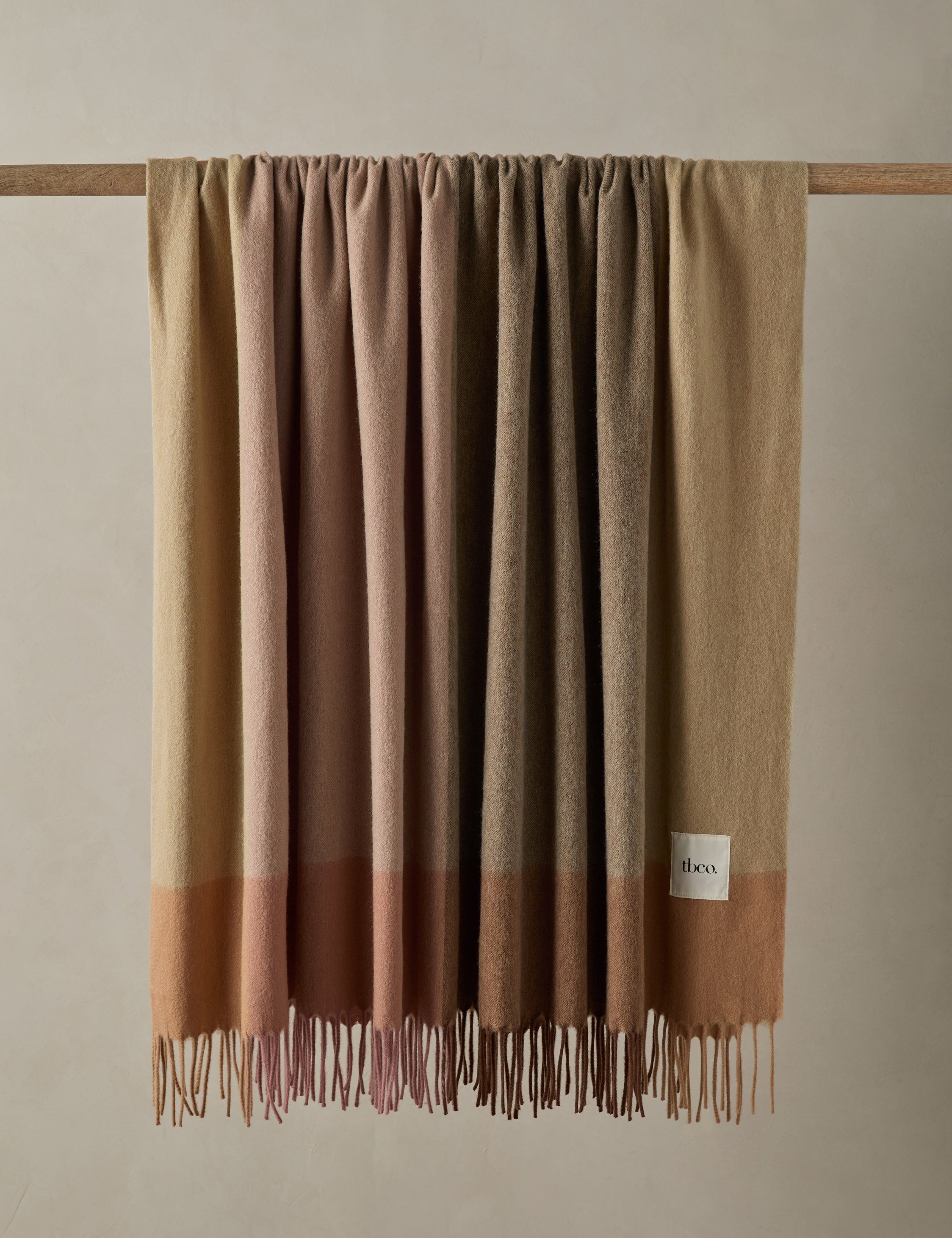 Bello Lambswool Throw | Hypoallergenic, Soft Natural Fiber