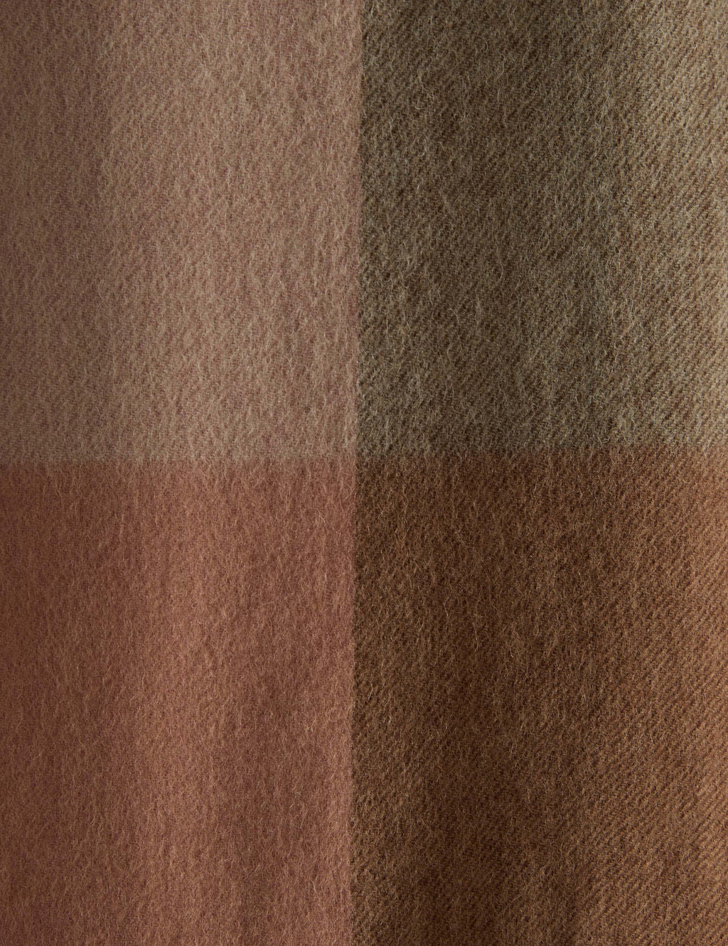 Bello Lambswool Throw | Hypoallergenic, Soft Natural Fiber