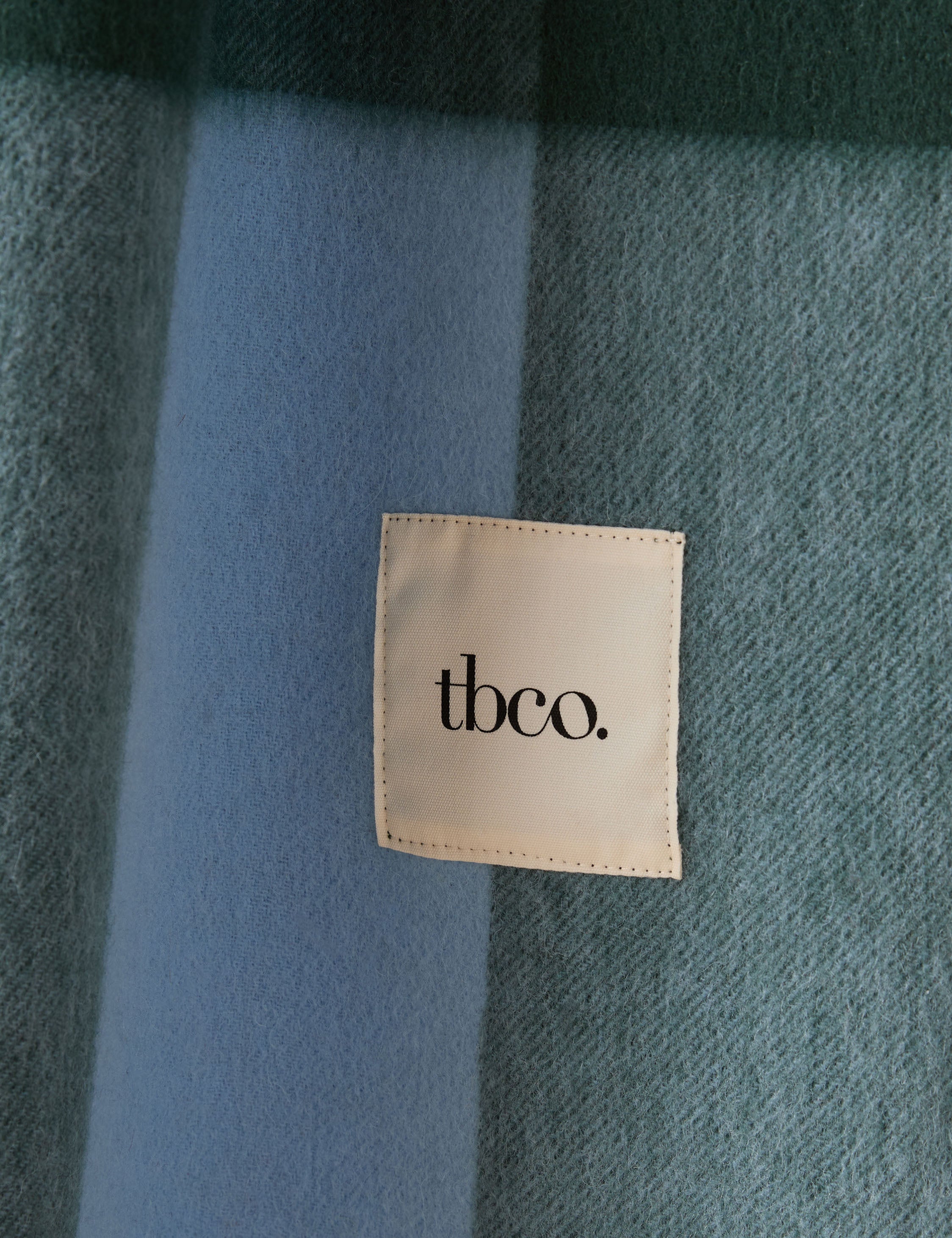 Bello Lambswool Throw | Hypoallergenic, Soft Natural Fiber