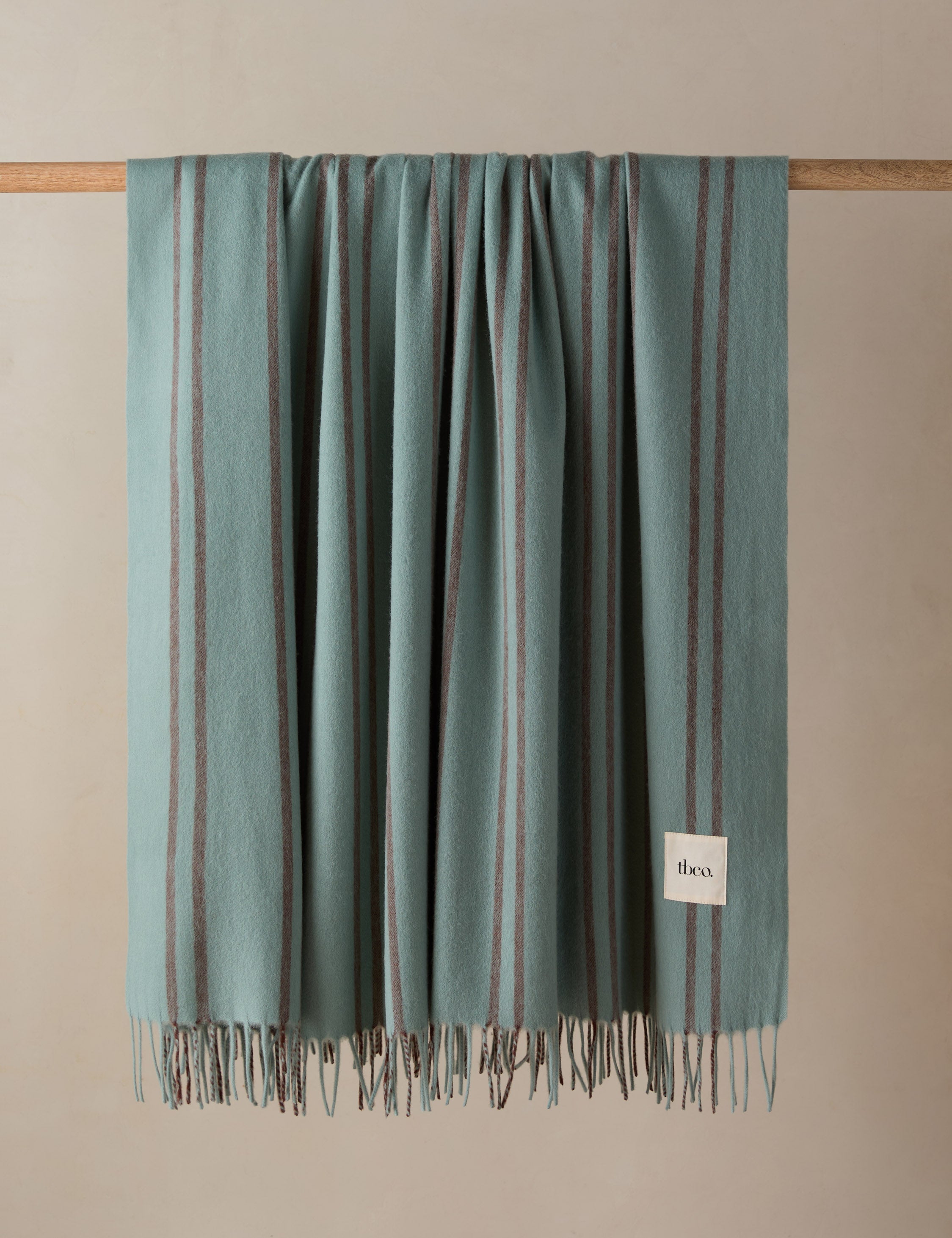 Luna Lambswool Throw | Soft, Hypoallergenic Natural Fiber