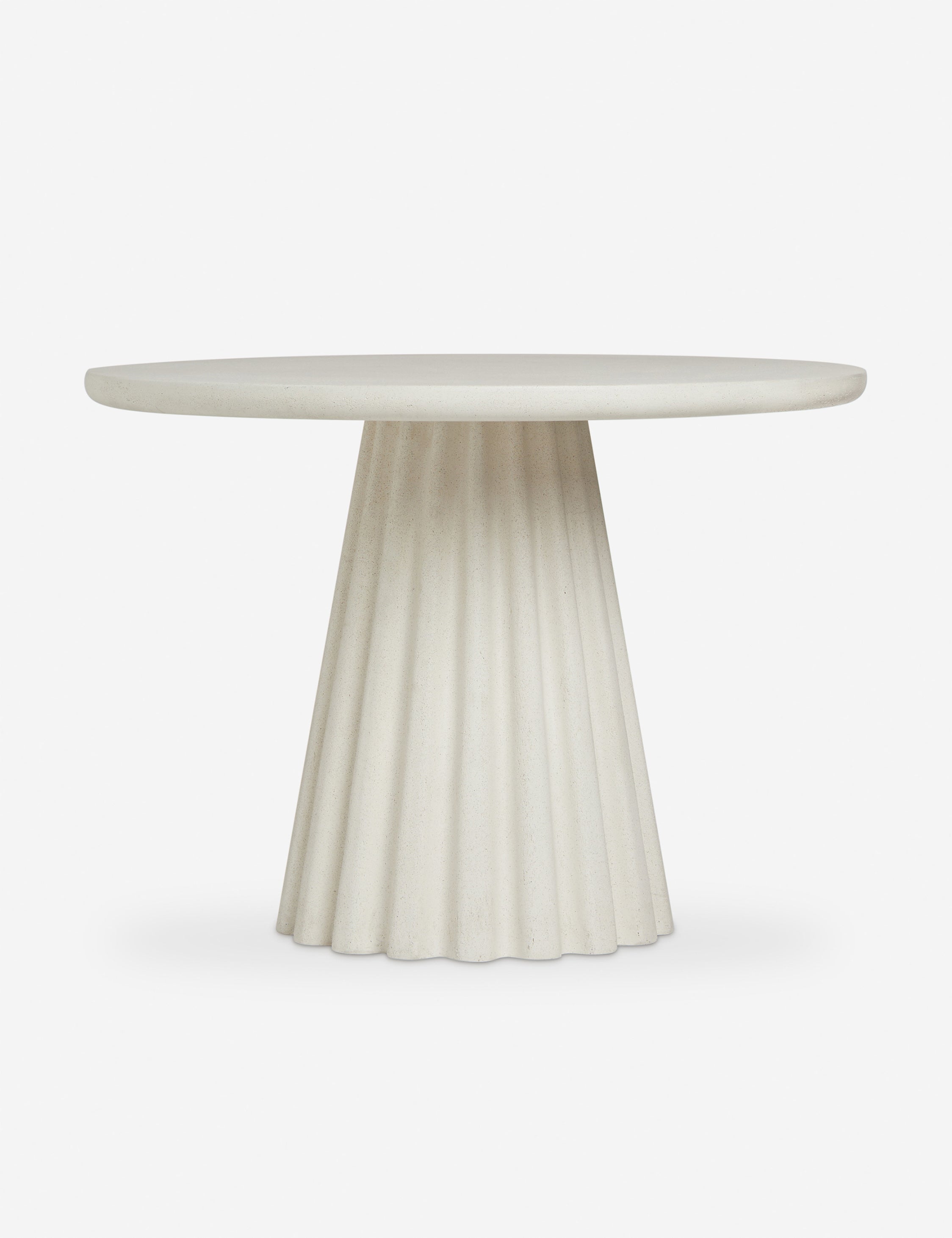 Luno Round Dining Table | Durable Concrete, Fluted Pedestal Base