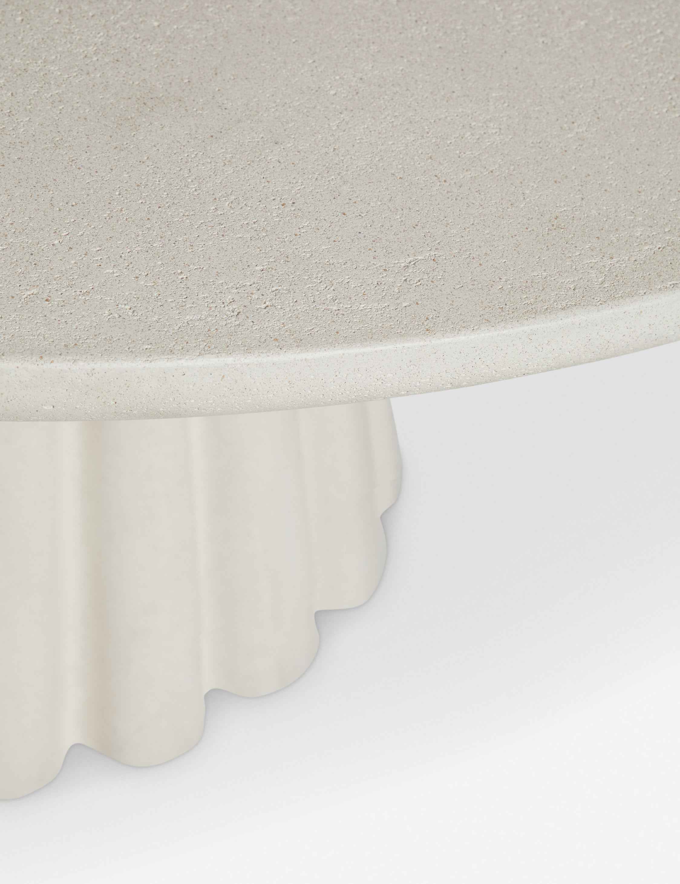 Luno Round Dining Table | Durable Concrete, Fluted Pedestal Base