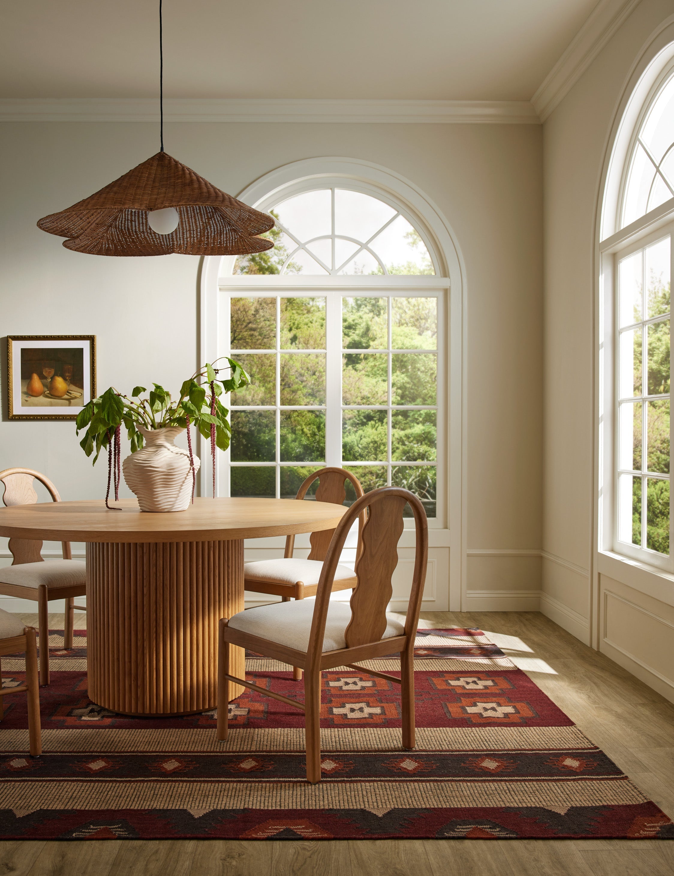 Riviera Round Dining Table | Fluted Base, Solid Wood