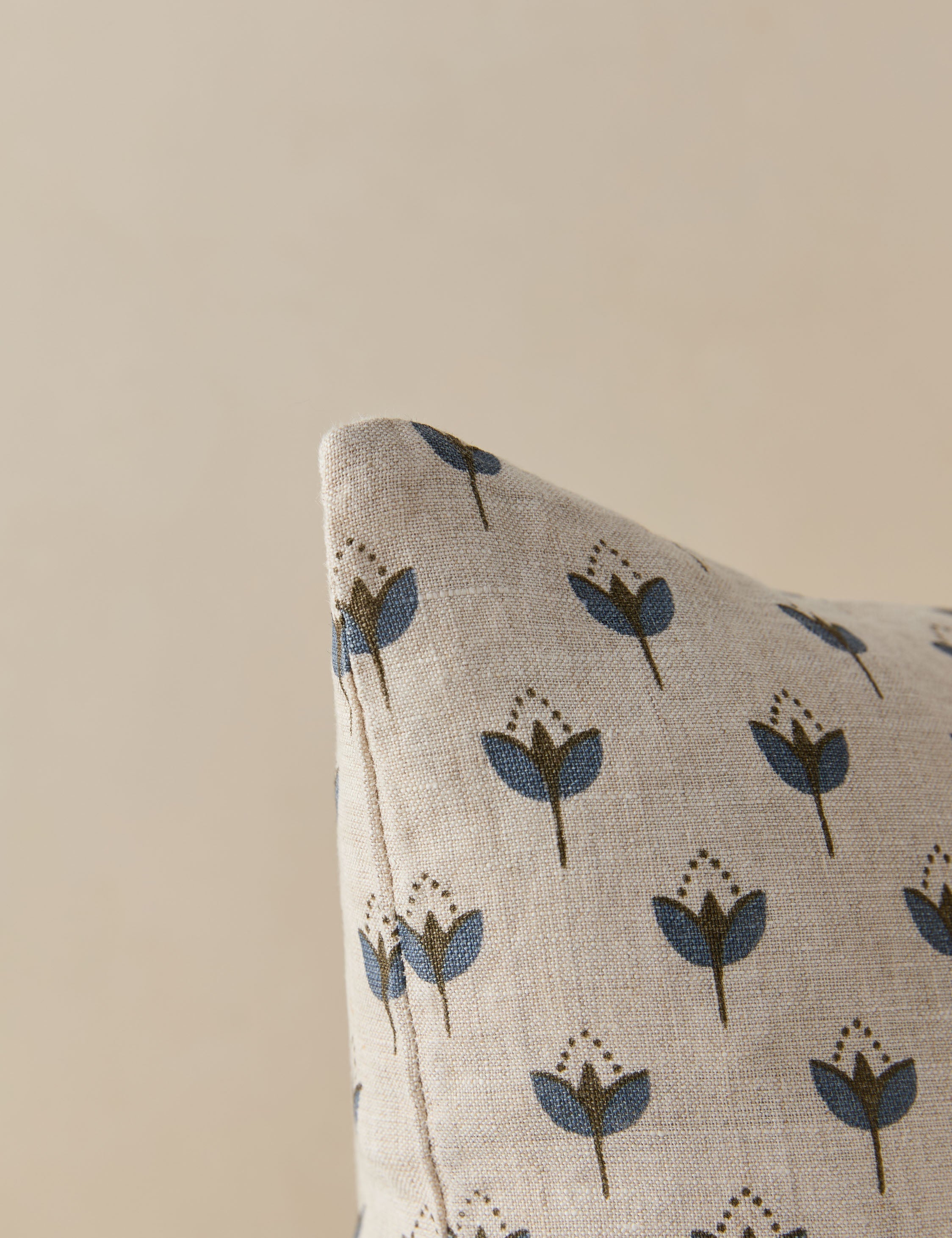 Pavo Linen Pillow | Breathable, Durable Floral Design