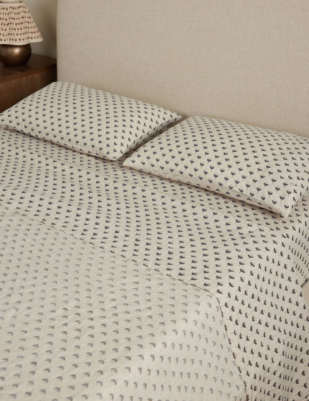 Pivo Linen Pillowcase Set | Breathable European Flax, Timeless Floral