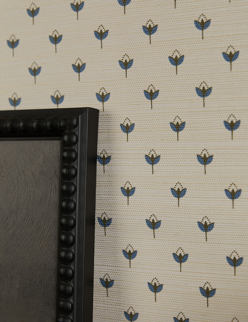 Pivo Grasscloth Wallpaper | Woven Texture, Minimal Floral Motif