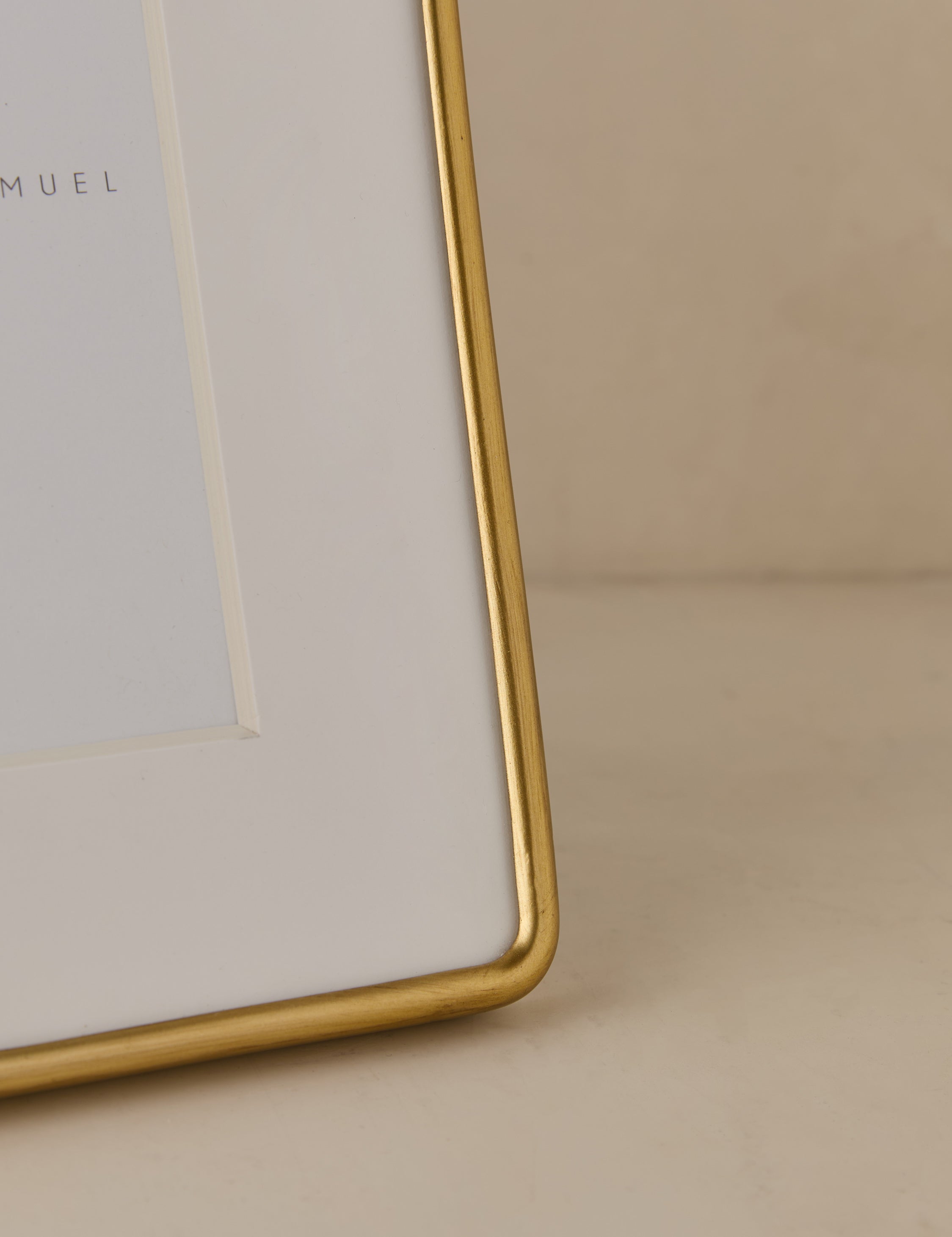 Rook Picture Frame | Chic Wavy Silhouette, Exclusive Design