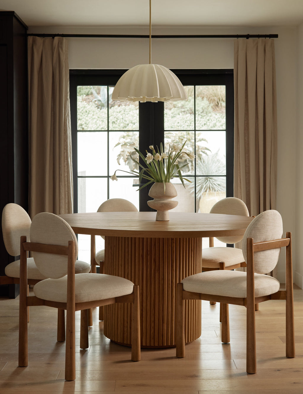 Riviera Round Dining Table | Fluted Base, Solid Wood