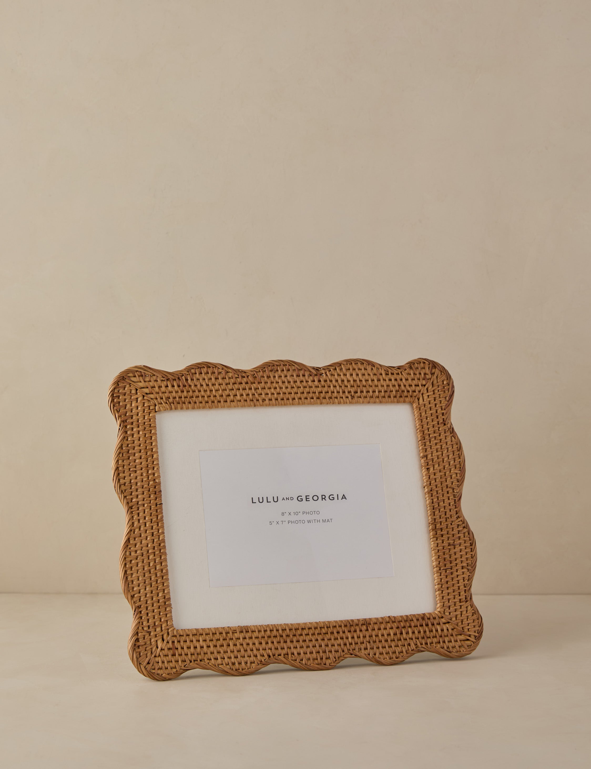 Bela Rattan Picture Frame | Artisanal Finish, Scalloped Design