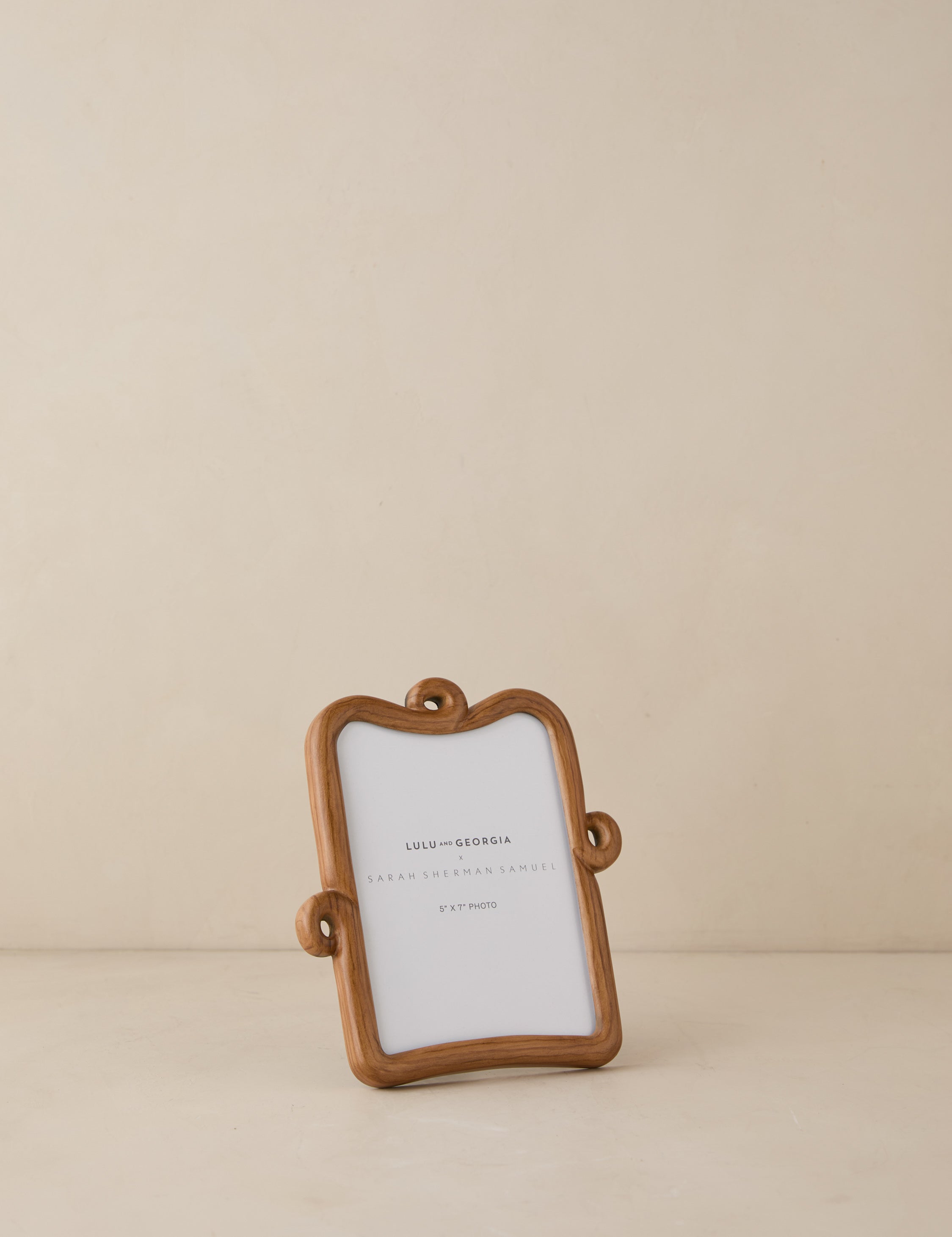 Bello Loop Picture Frame | Whimsical Resin Design