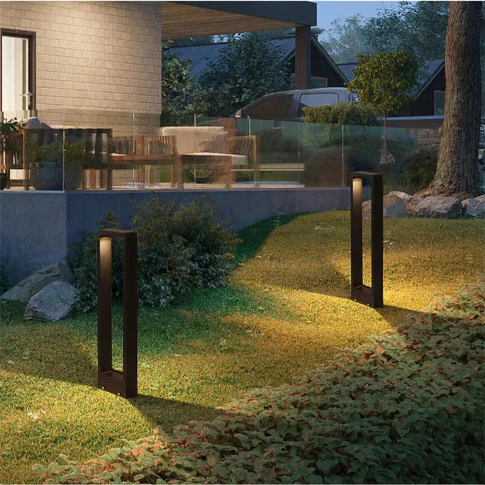 LumaPath: Stylish Garden Lamp with Matte Black Aluminum & Even LED Lighting – for Outdoor Areas