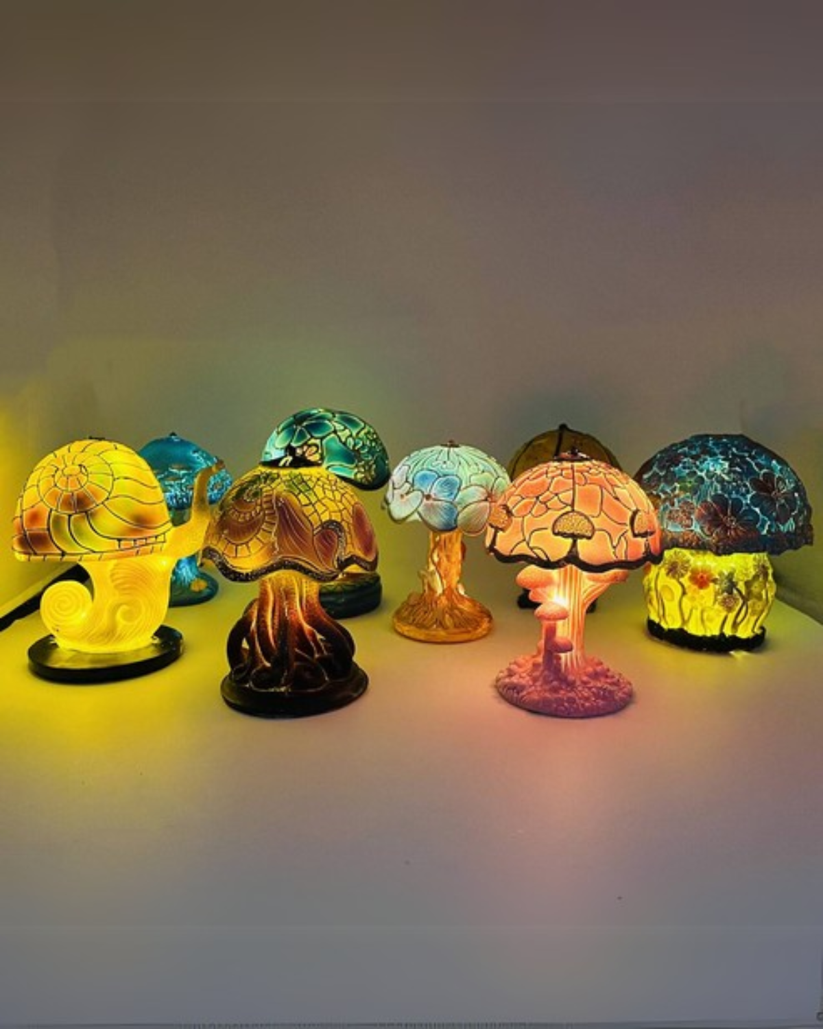 LumaMushroom: Designer Table Lamp Made of Resin in Mushroom Shape & Ambient Lighting – for Living Room & Bedroom