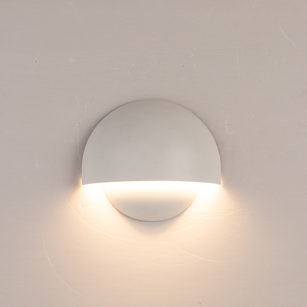 LumiAqua: LED Wall Light – Warm White Light