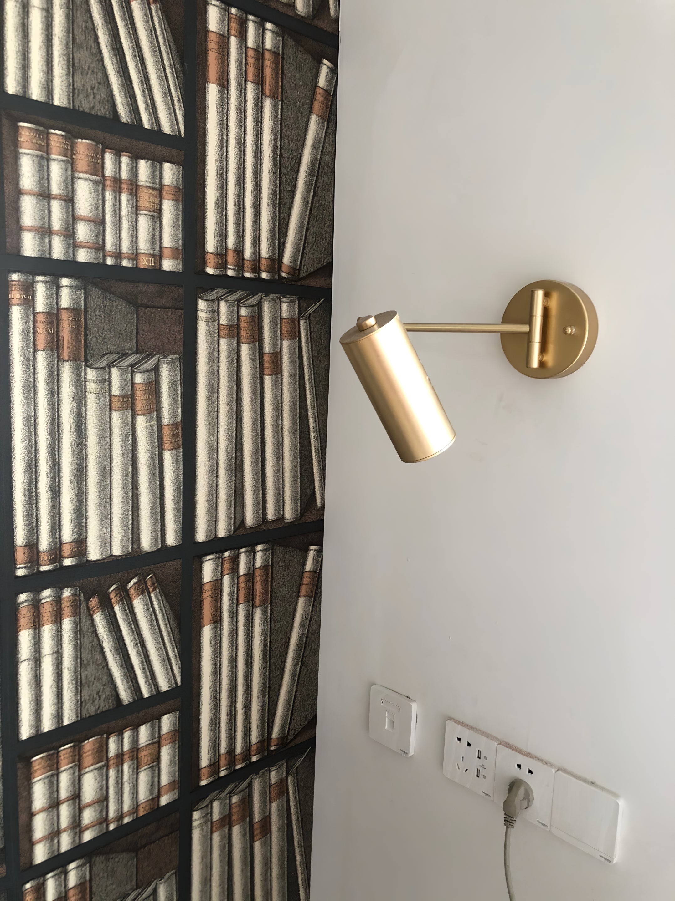 LumiArm: Swiveling LED Wall Lamp – Modern Reading Lamp in Minimalist Design