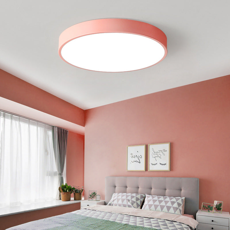 LumiDisc: Round LED Ceiling Light – Flat Surface-Mounted Lamp in Modern Design